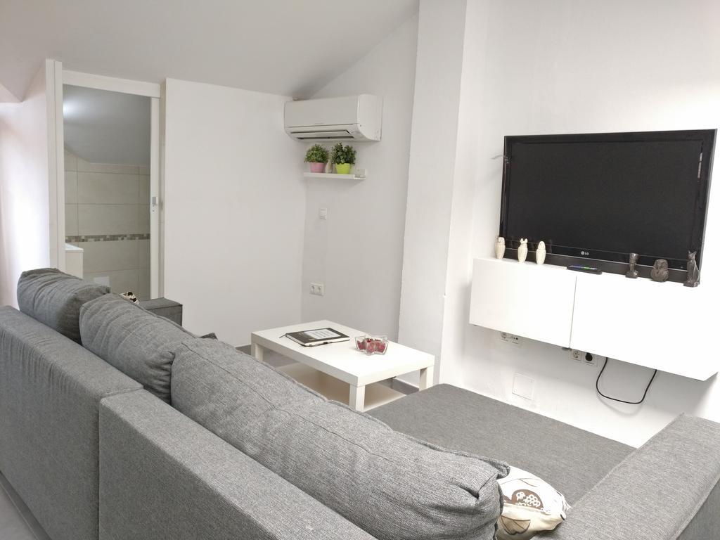 Angosta Del Carmen Apartment Malaga Exterior photo